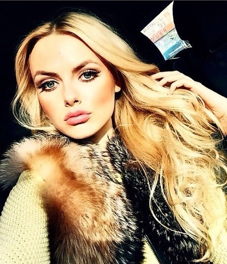 Моя кожа нежная, как шелк, и мои губы сладкие, как спелый фрукт. 💋 В моих объятиях ты почувствуешь всю страсть и нежность, которую я с удовольствием подарю тебе. Я могу быть твоей нежной любовницей или горячей игривой кошечкой - все зависит от тебя и твоих желаний. Мои услуги включают искусное массажное и стриптиз-шоу, глубокий минет и разнообразные эксперименты в постели. 🌟 У меня есть место в Москве, где мы сможем встретиться и насладиться друг другом без посторонних глаз. Чтобы узнать больше и увидеть мои фото, просто дай мне знать, и я с радостью поделюсь всем с тобой. Жду твоего звонка, чтобы воплотить все твои фантазии в реальность. ❤️ Мария